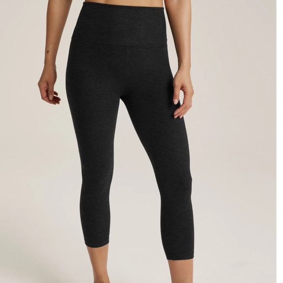 High Waisted Spacedye Capri Legging - Picture 4 of 16